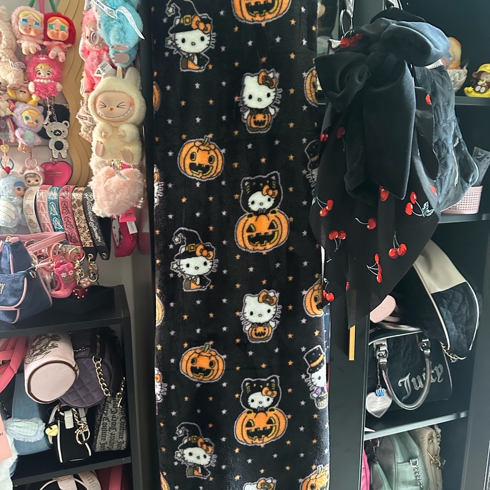 Hello Kitty Halloween throw Black and Orange